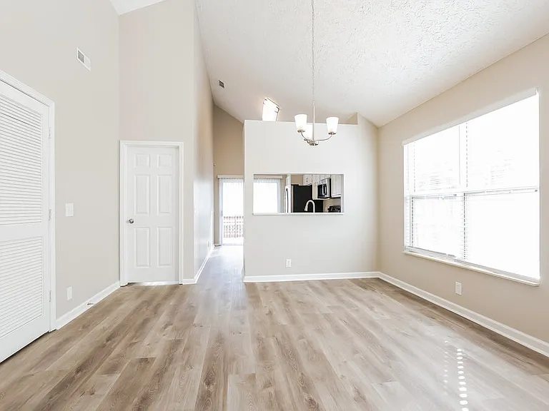 3521 Glenfalls Dr — Photo 7