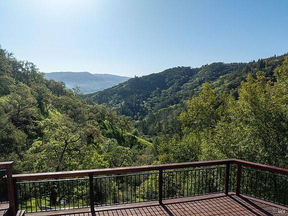 5th image of 1431 Oak Knoll Road