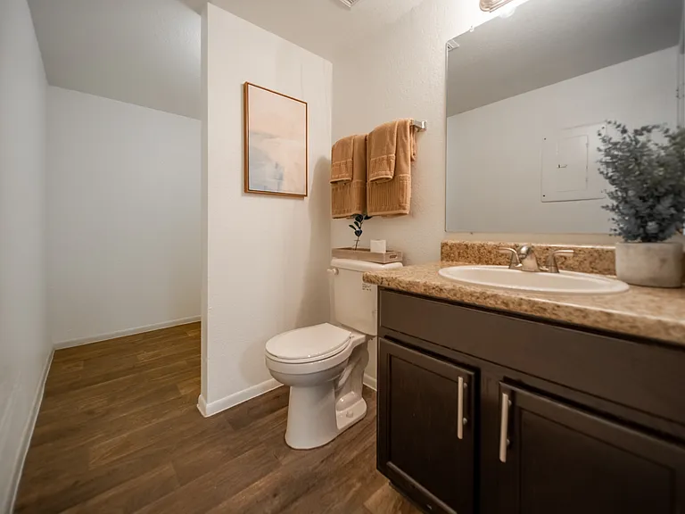 Country Club Meadows Apartments — Photo 26