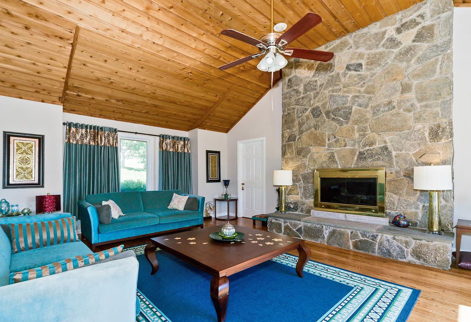 16 Old Castle Dr, Newtown, CT 06470 Zillow