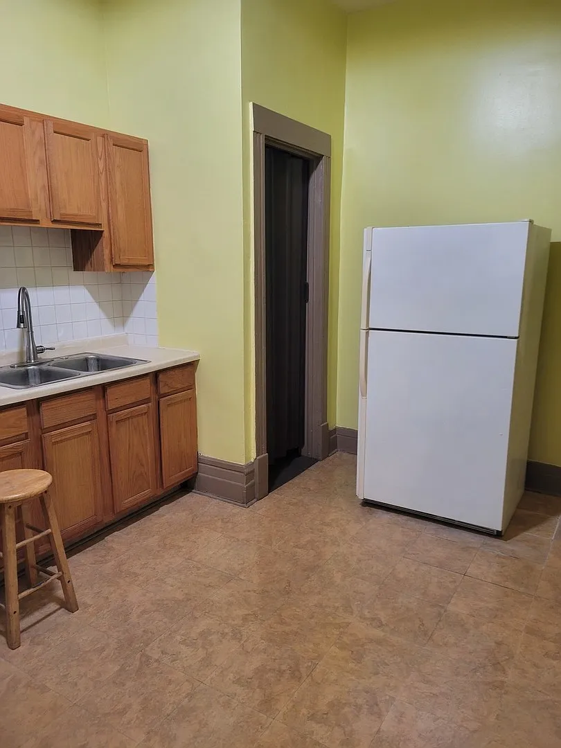 Building Photo - 3231 W Flournoy St #2