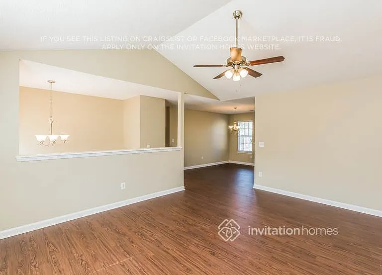 4420 Grove Dr NW — Photo 2