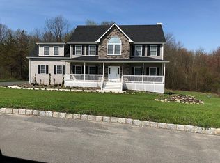 12 Primrose Ln, Rye Brook, NY 10918