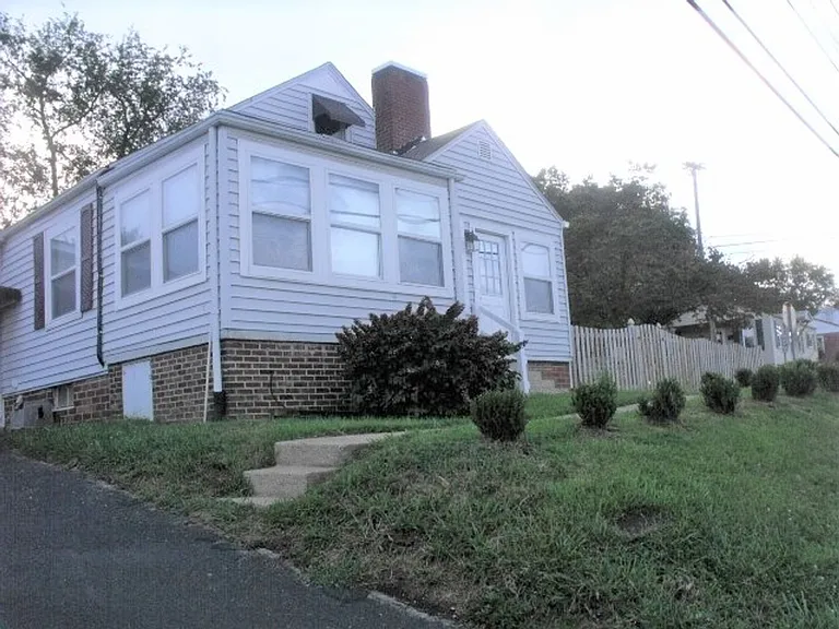 901 Johnson Ave — Photo 7