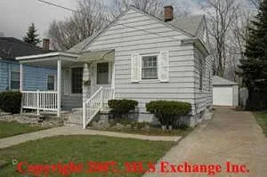 929 Dickinson St SE photo 1