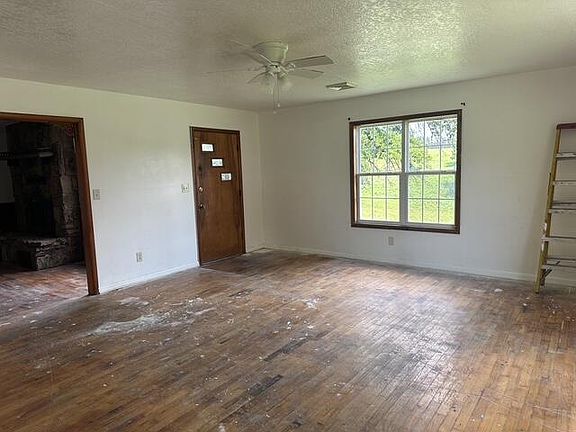 2nd image of 14247 Highway 43