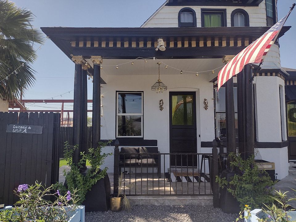 Private entrance for unit A