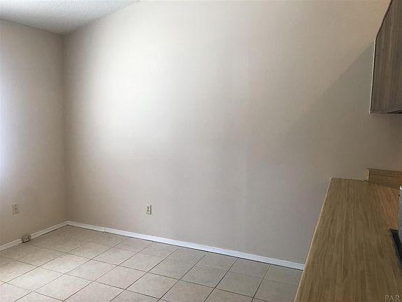 5th image of 420 Massachusetts Ave APT B