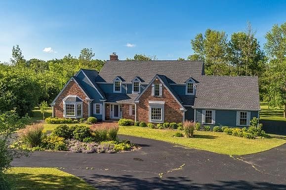 Timeless Cape Cod on Cedar Creek