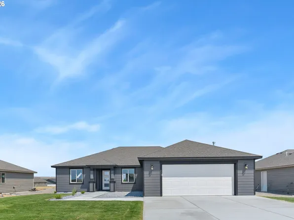 227 SW Goldfinch Ln, Boardman, OR 97818