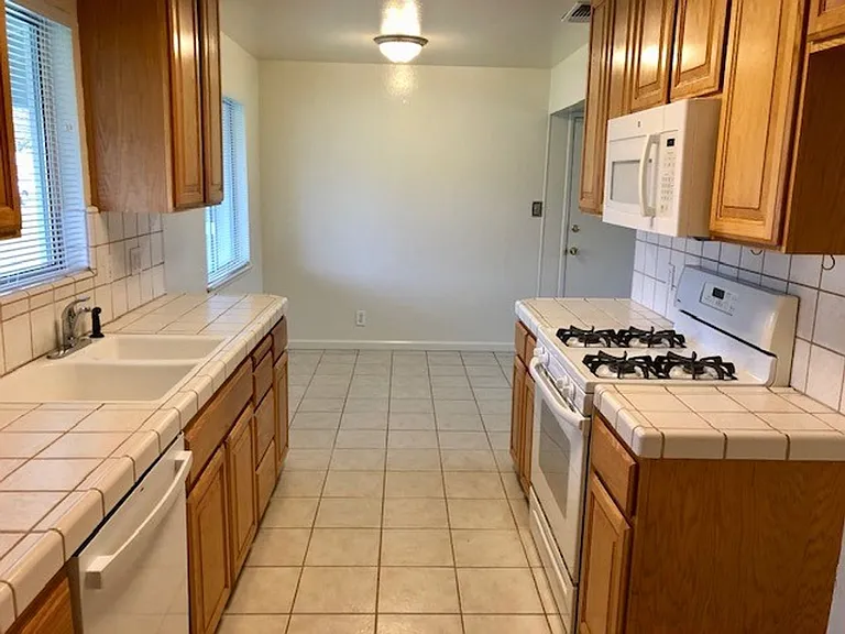 7512 Wachtel Way — Photo 8