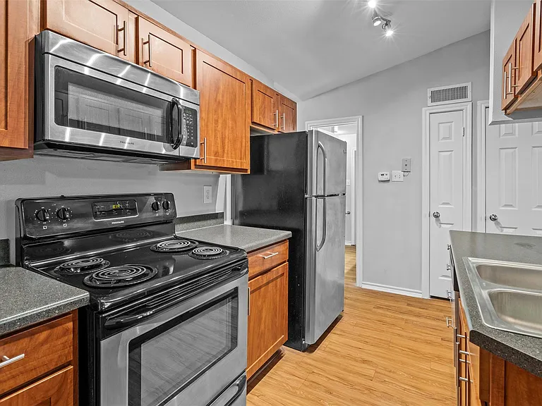 6804 N Capital Of Texas Hwy #128 — Photo 4