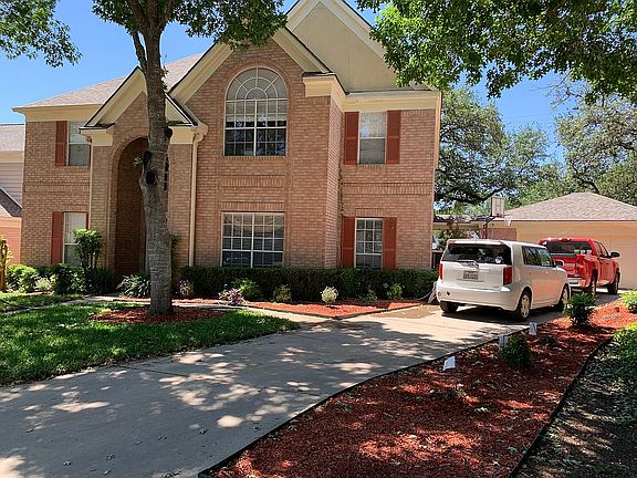 3rd image of 8611 Carlton Woods Dr