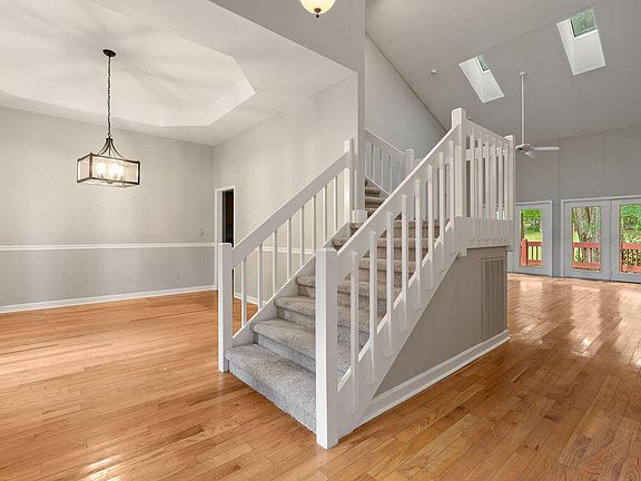 3rd image of 121 Inata Cir