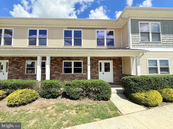 5 Whitaker Ct, Millville, NJ 08332