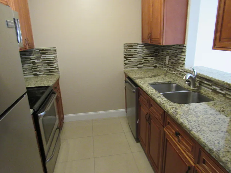 5203 Glencove Ln #5203 — Photo 7