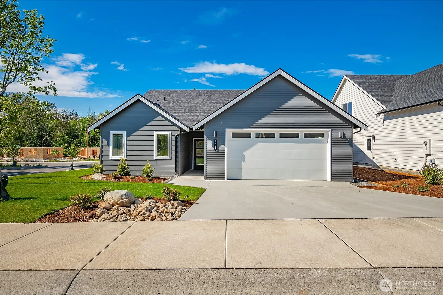 2806 Hazelwood Drive photo 1