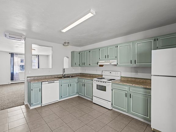 5th image of 3229 White Ave APT 4