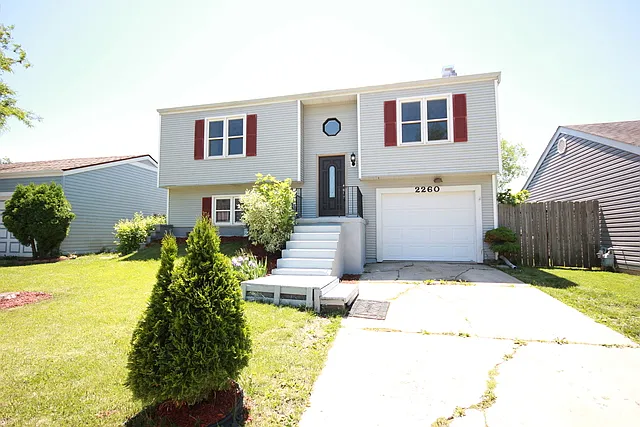 2260 Greenleaf Ct photo 1