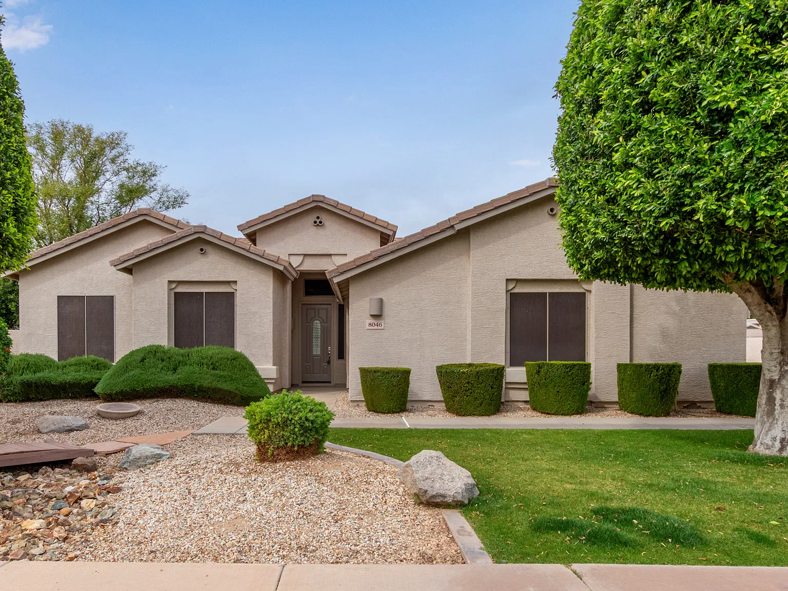 4 bed, 2147 sqft, $2,700 — Photo 3