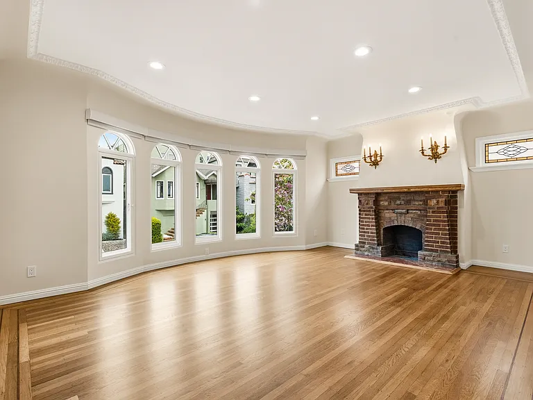 2317 Cecilia Ave — Photo 4