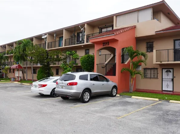 2313 W 60th St #C207, Hialeah, FL 33016