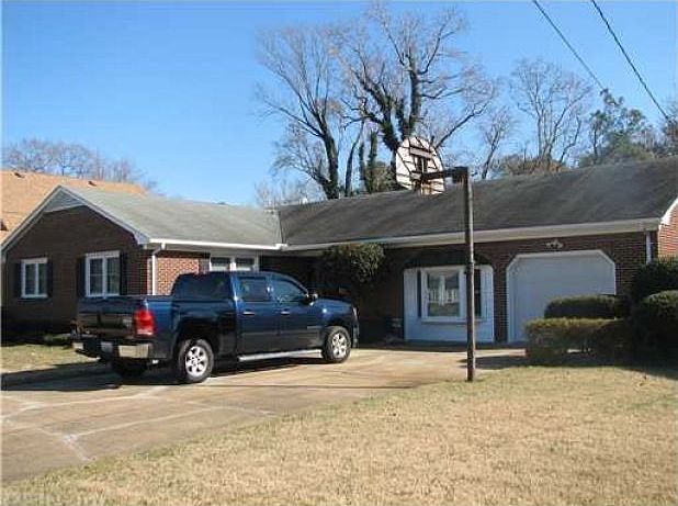 1st image of 576 Longdale Cres
