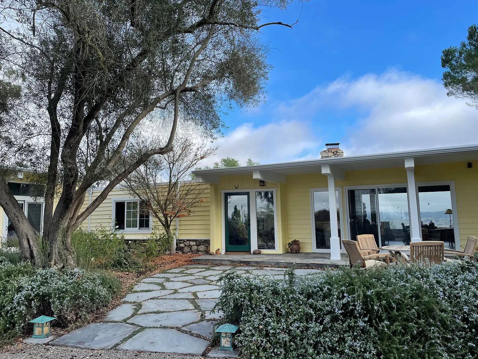 3 bed, 2.5 bath, 2076 sqft, $10,500 — Photo 4