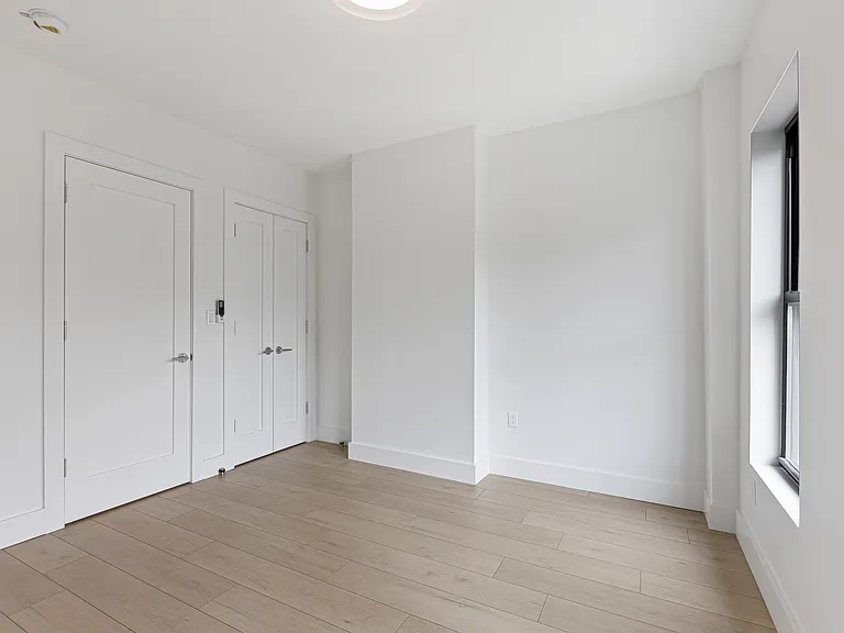 352 Palmetto St #1L — Photo 6