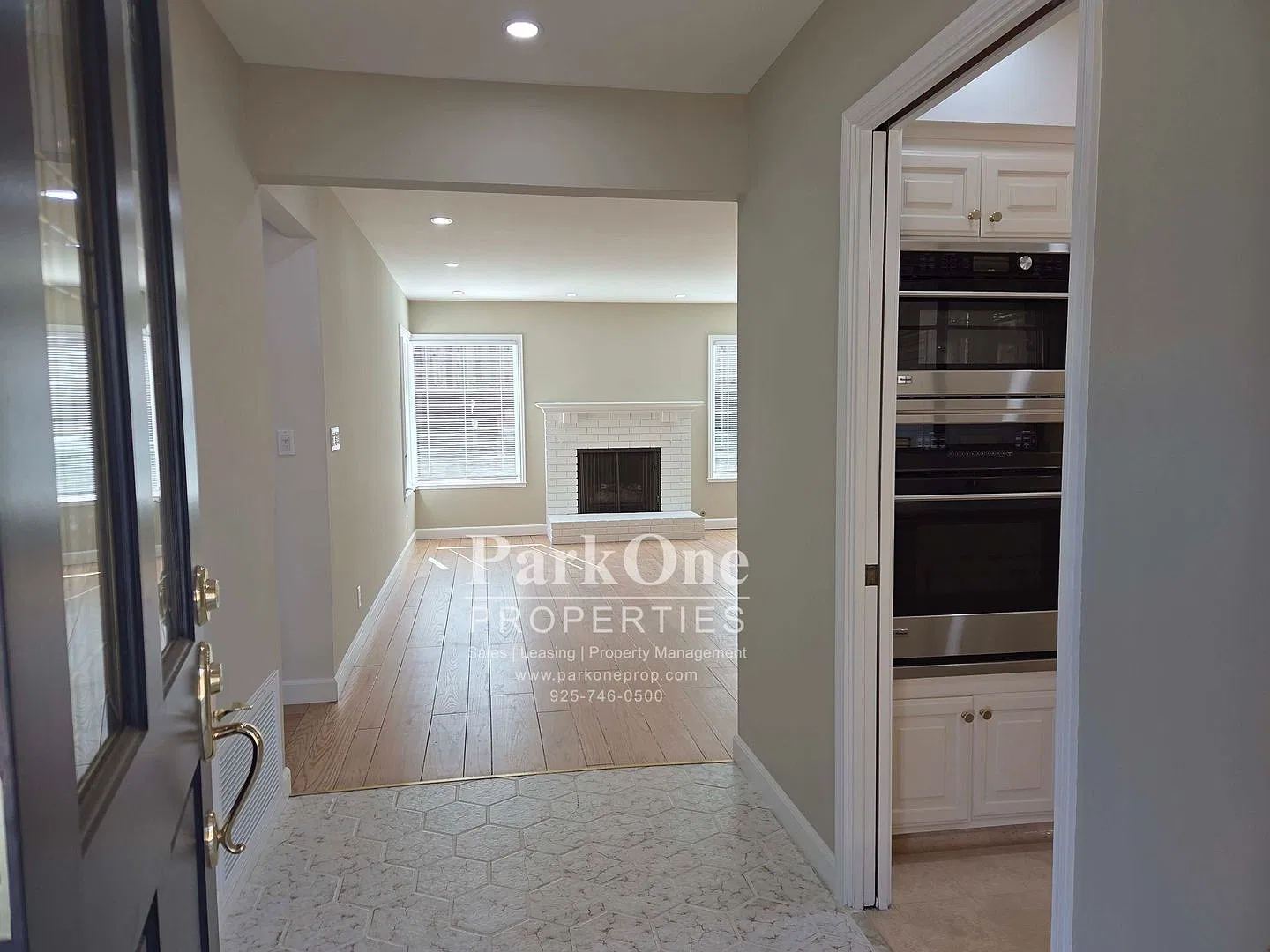 4 Bed 2 Bath Charming Home in Walnut Creek — Photo 4