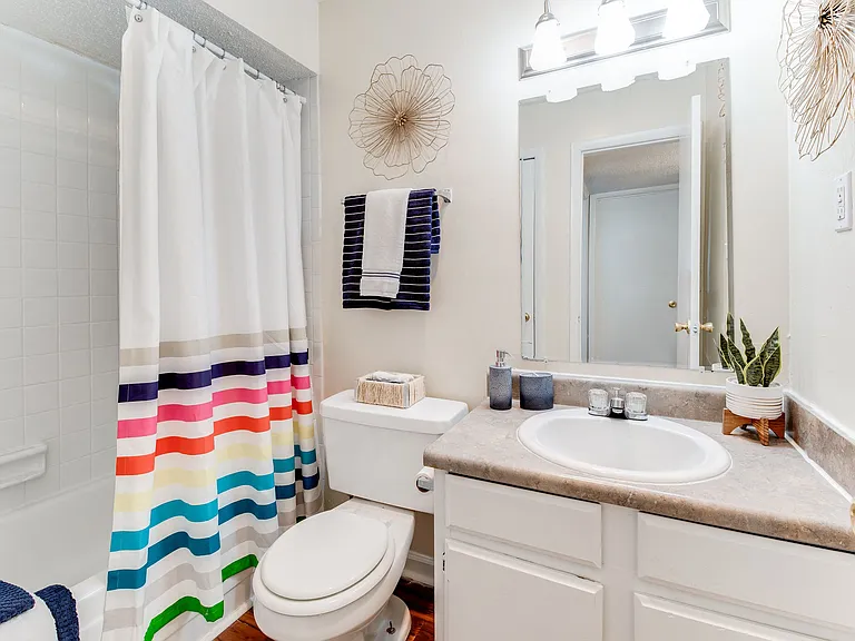 The Overlook Apartment Homes — Photo 10