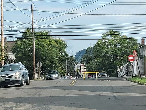 Exterior Neighborhood (street photo)