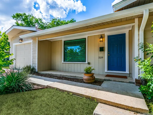 229 LYMAN DR, Terrell Hills, TX 78209