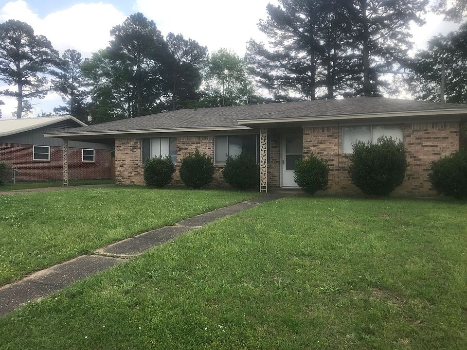 1st image of 502 Magnolia St