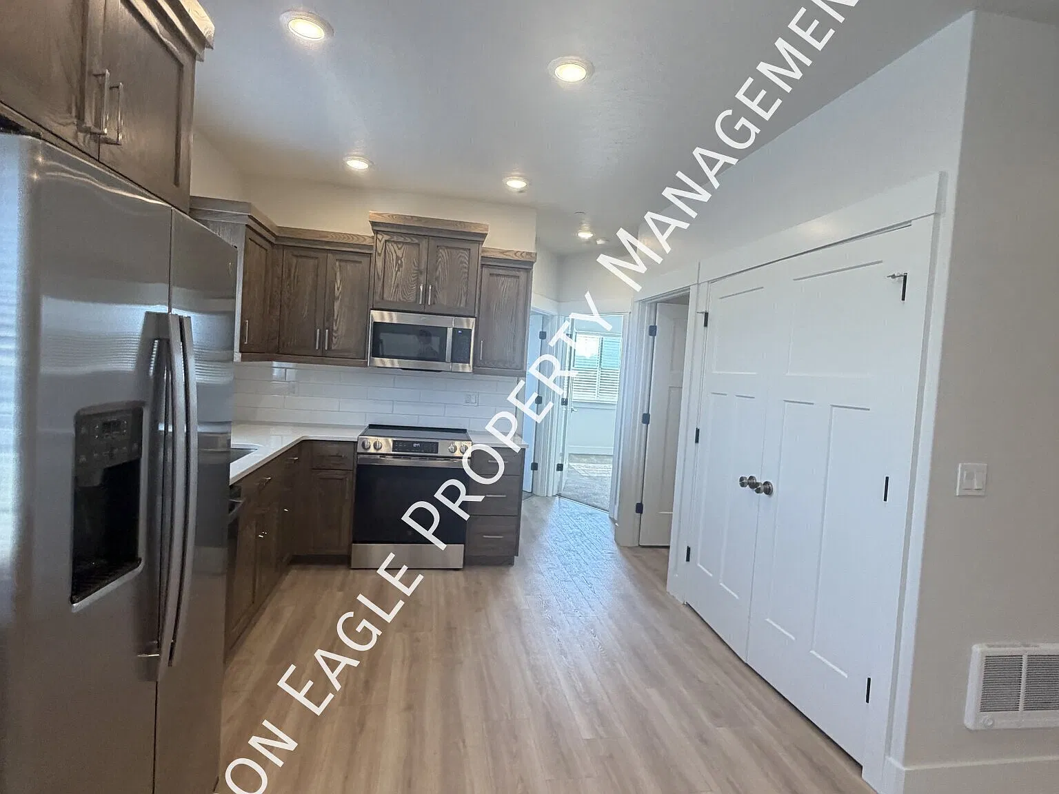 2 bed, 1.0 bath, 864 sqft, $1,495 — Photo 2