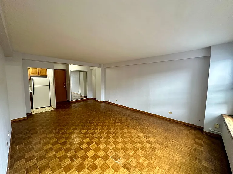 4180 Marine Terrace Apartments — Photo 52