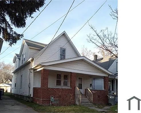 2445 Woodford St — Photo 1