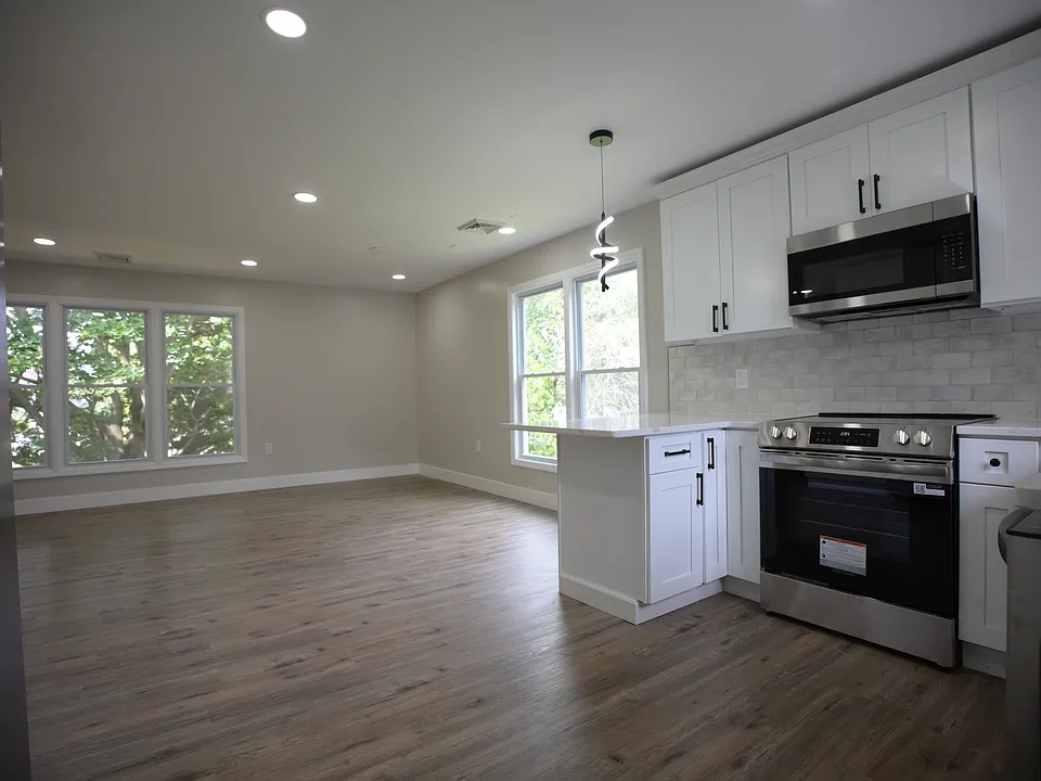 111 E Garwood Ave #113