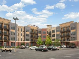 150 E Travelers Trl APT 103, Burnsville, MN 55337