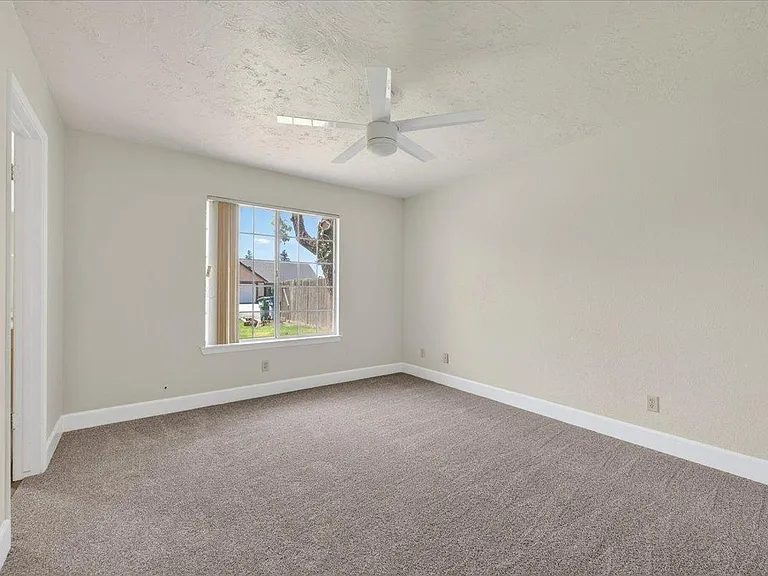 2176 E Decatur Ave — Photo 18