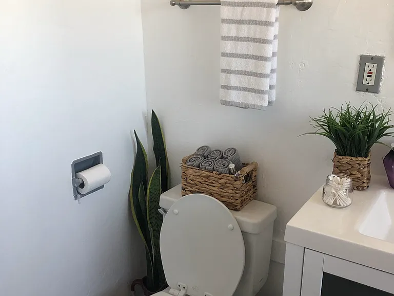 223 Coronado St — Photo 9