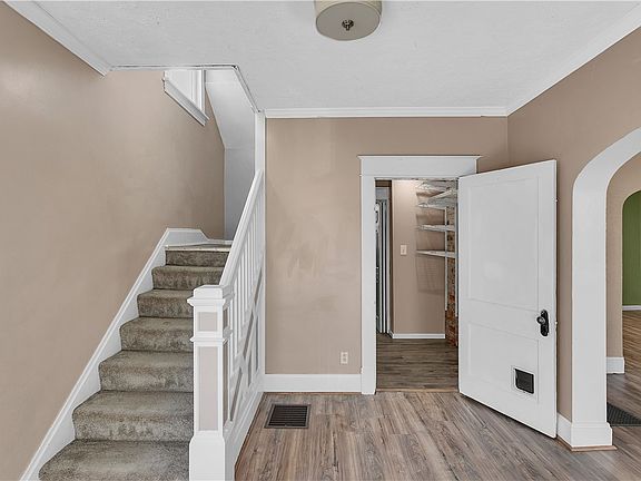 3rd image of 731 Park Ave