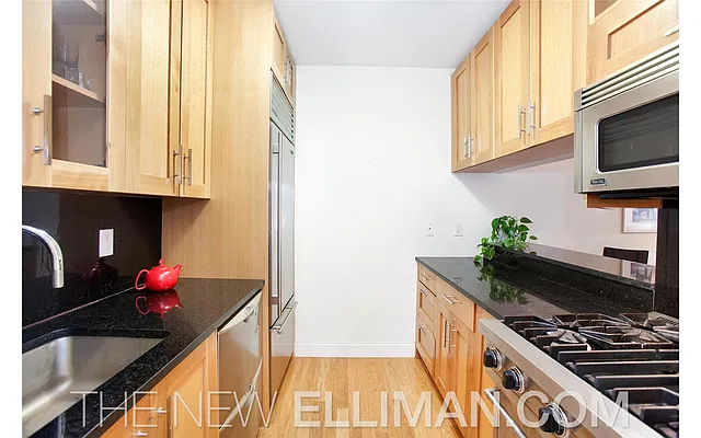 Rented by Douglas Elliman | media 20