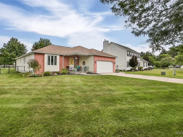 100 Michaels Walk, Lancaster, NY 14086