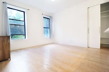 Rented by Uptown Flats LLC