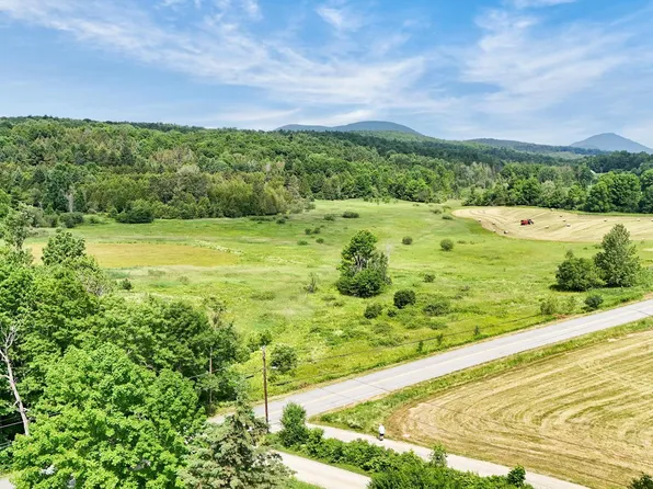 4469 Lake Road, Newport Town, VT 05857