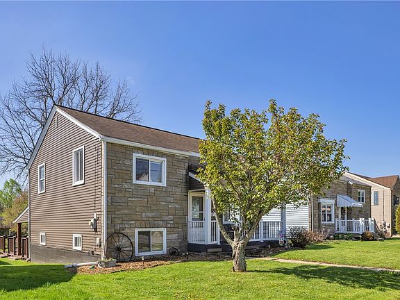 3rd image of 221 E Metzger Ave