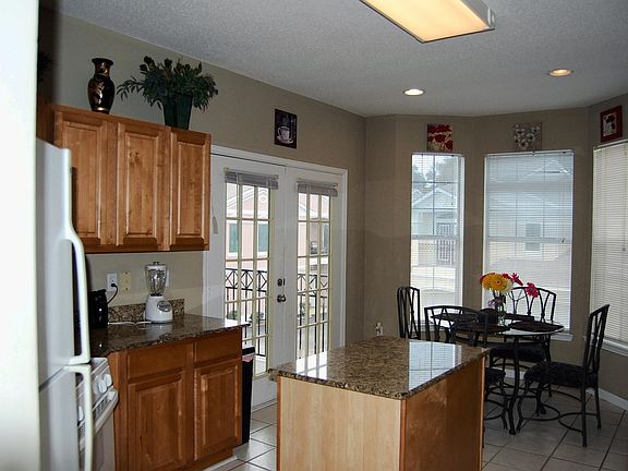 4th image of 2252 Beach Dr