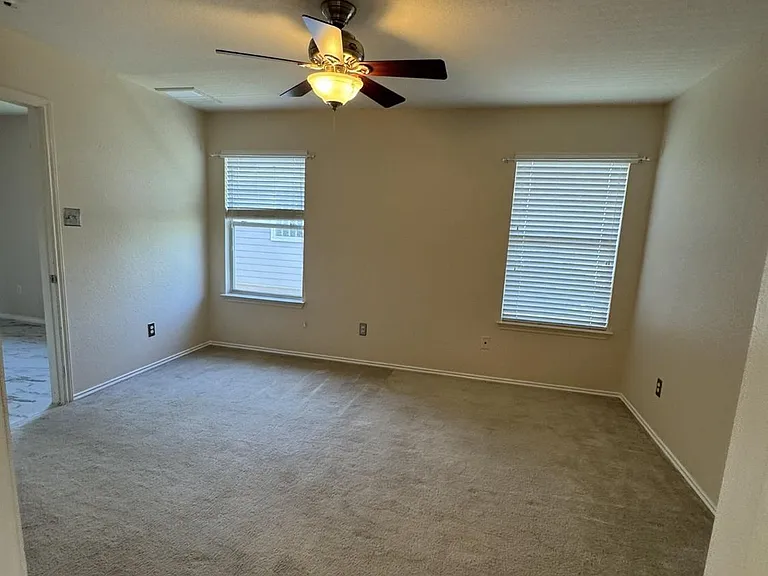 1420 Davis Mountain Loop — Photo 7