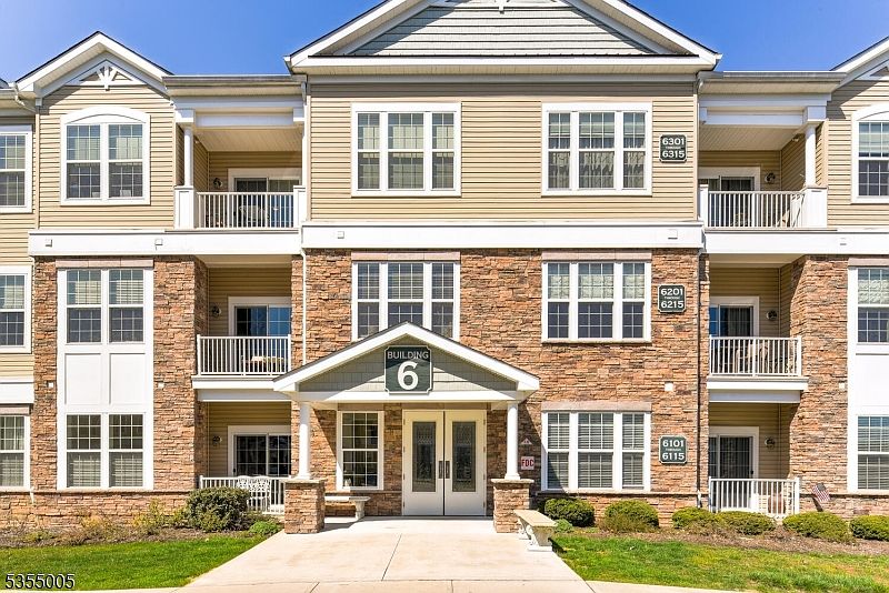 1st image of 6301 Veterans Dr